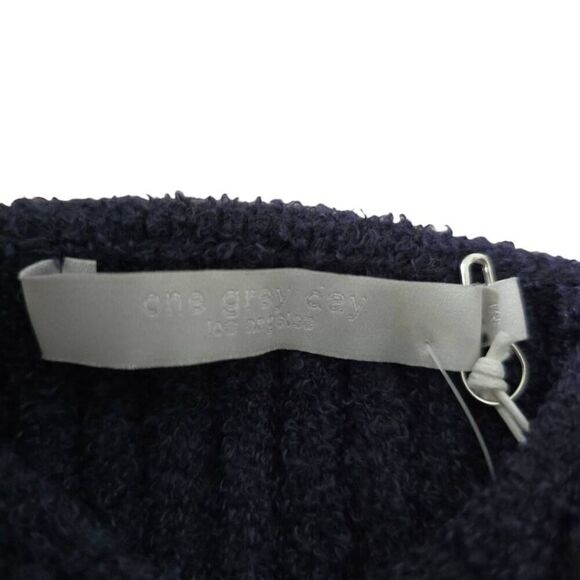 NWT One Grey Day Sweater Tank Top Women's Medium Blue Sleeveless V-Neck Pullover - Picture 2 of 4